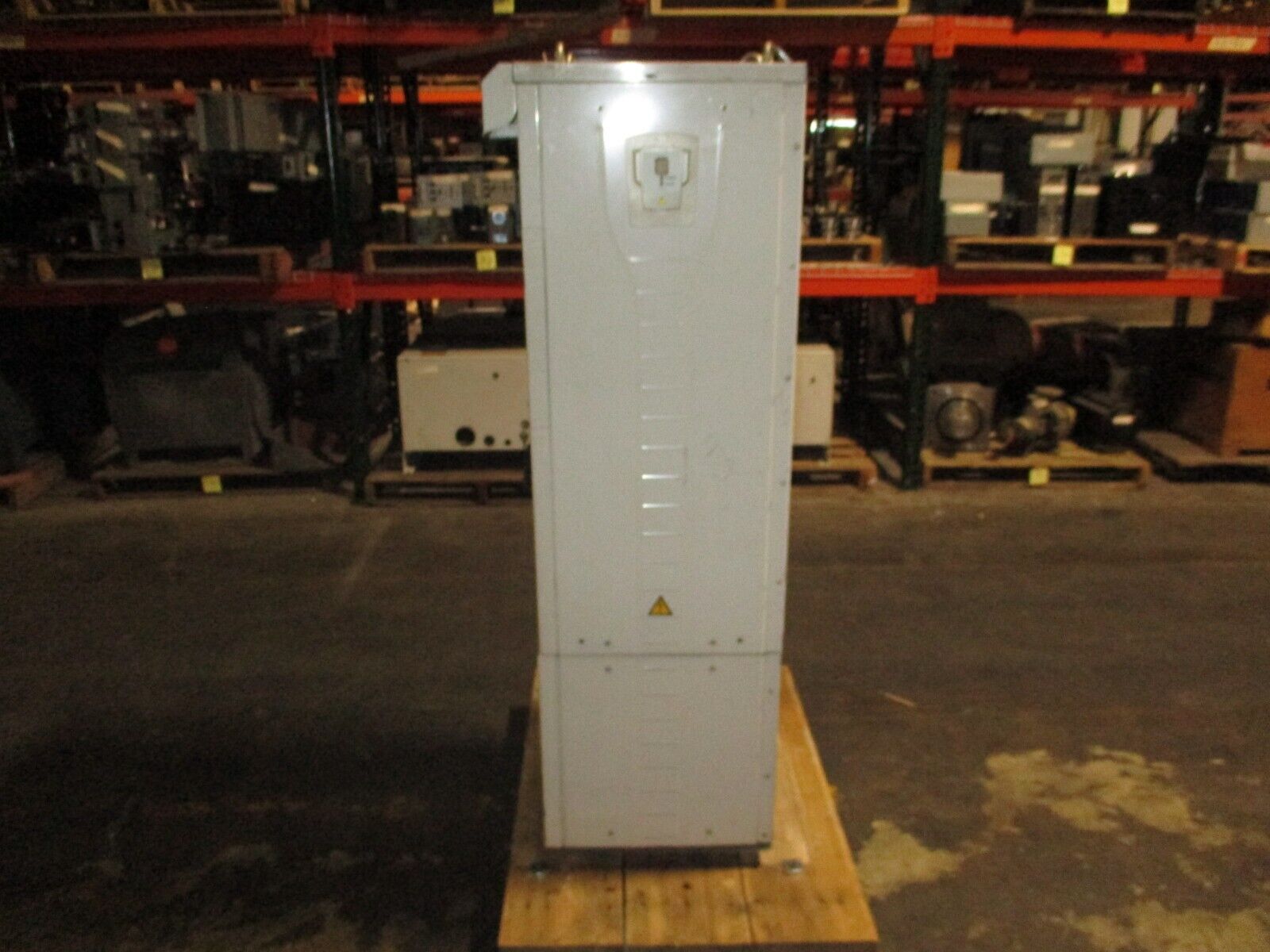 ABB ACS550 AC Drive ACS550-U2-245A-4 200HP 3Ph w/ Keypad Used