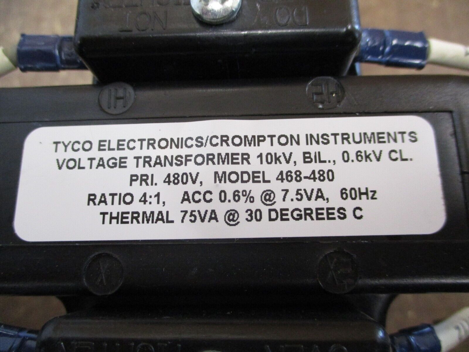 Tyco / Crompton Voltage Transformer 468-480 Pri: 480V Ratio 4:1 10kV BIL 60Hz