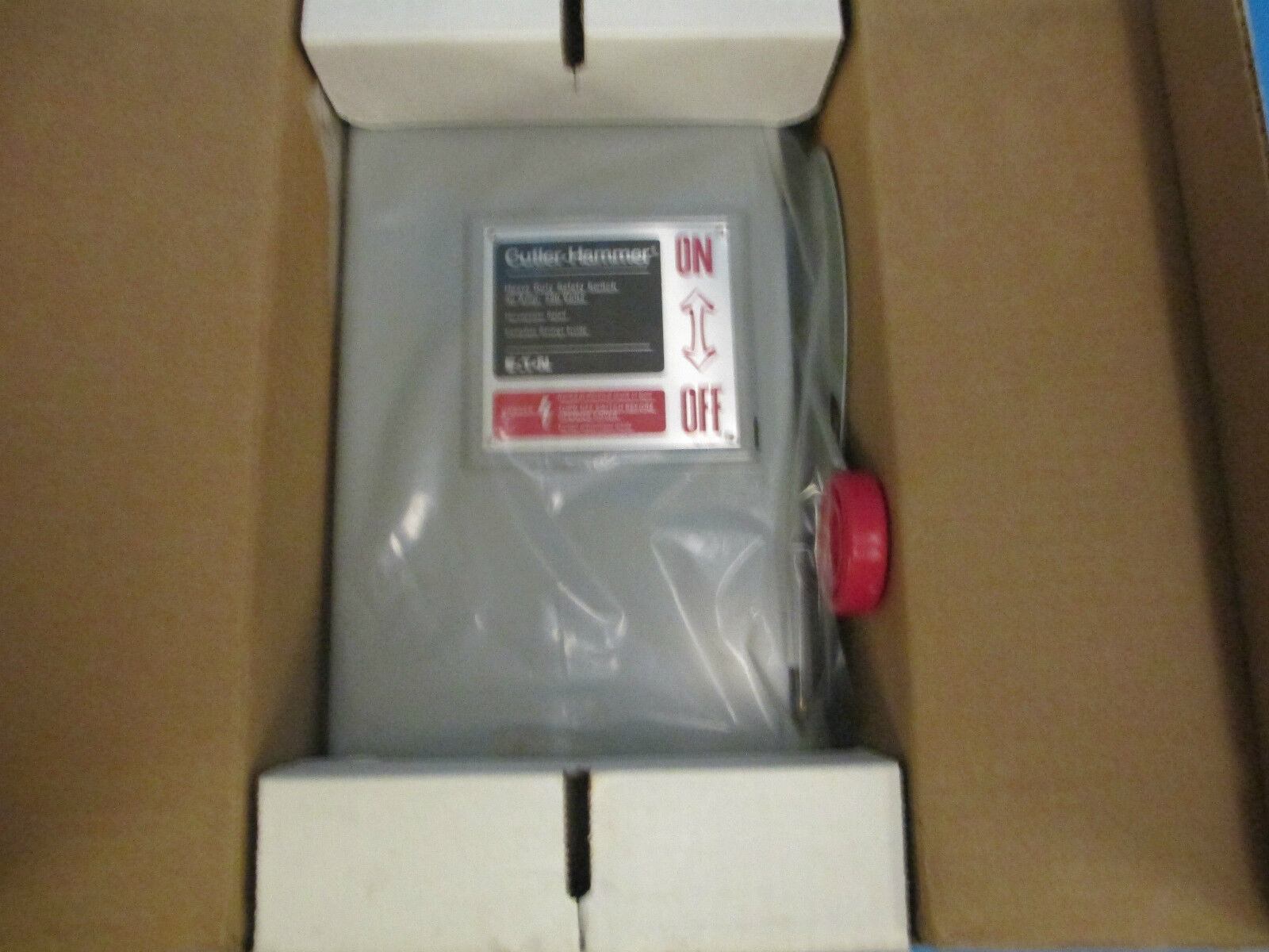 Cutler-Hammer Heavy Duty Safety Switch DH221NGK 30A 240V *New Surplus*