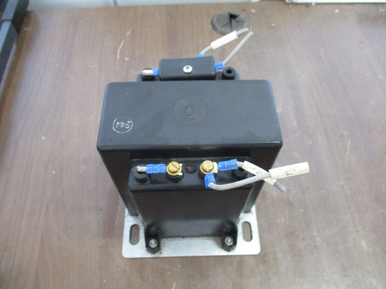 Instrument Transformers Potential Transformer 456-480 Pri: 480V Ratio 4:1 60Hz