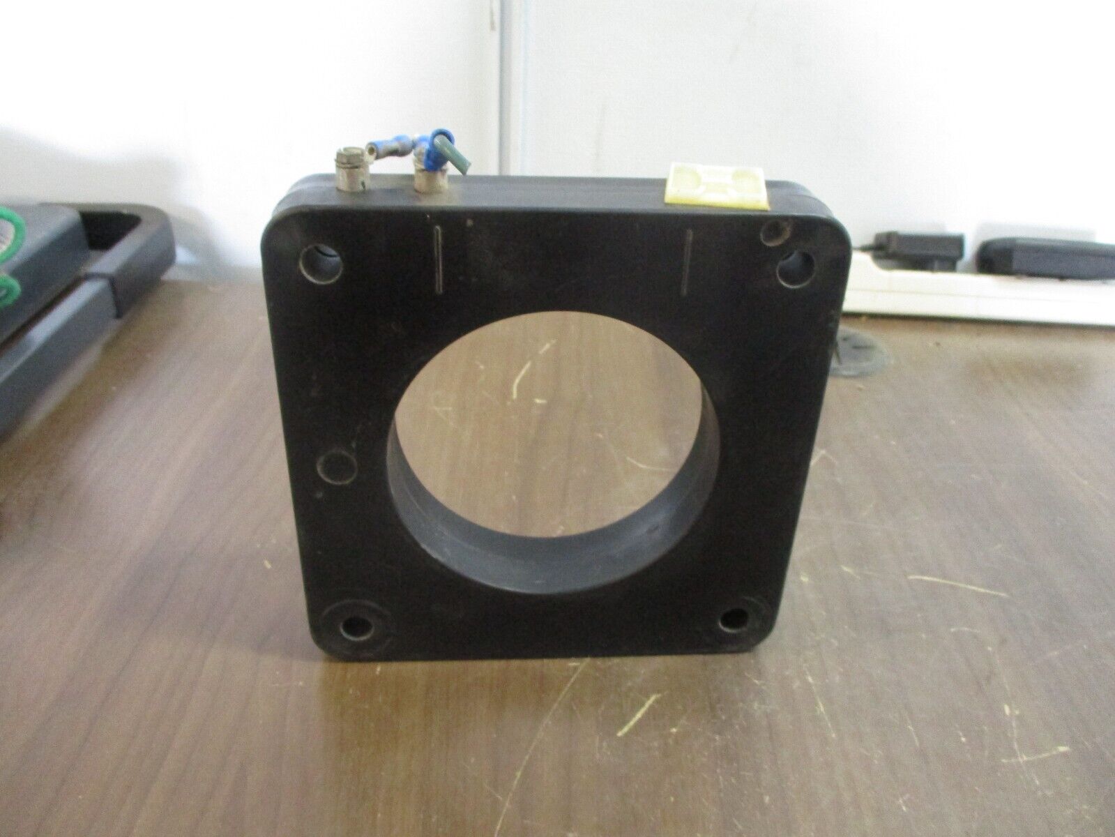 Square D Current Transformer 170R-102 Ratio 1000:5A 600V 25-400Hz 10kV BIL Used