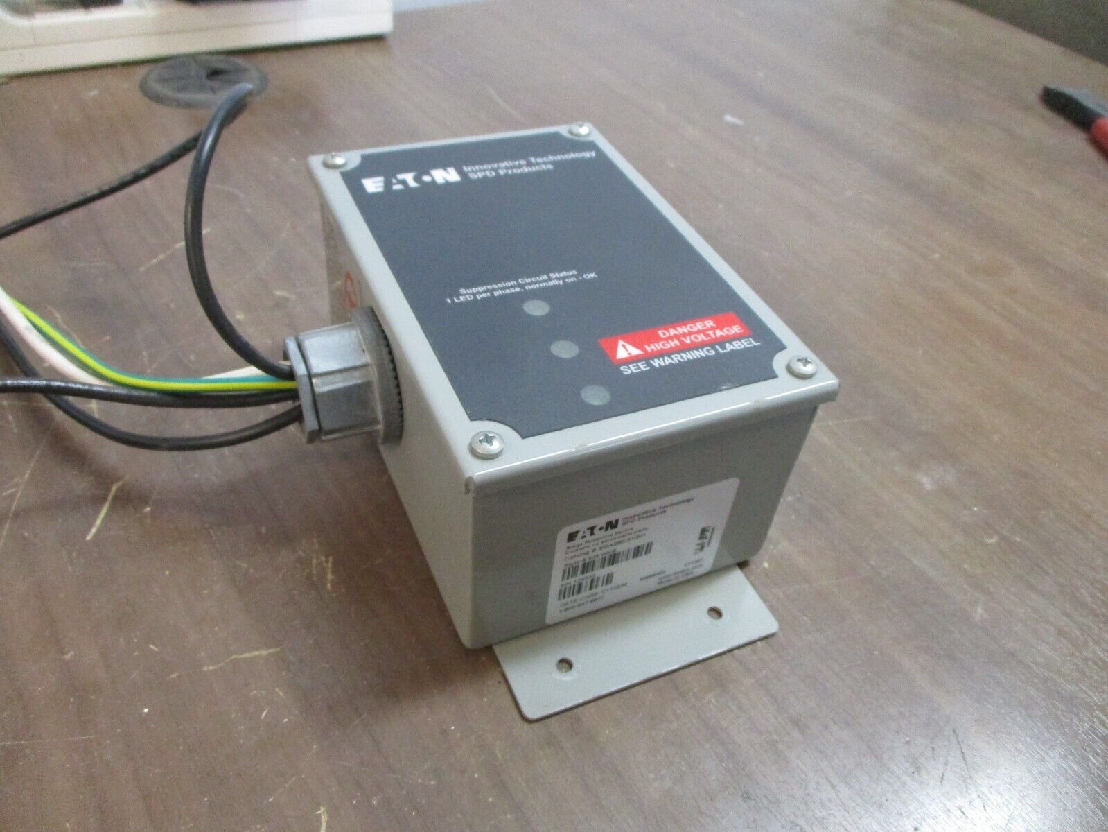 Eaton Surge Protective Device EQX080-3Y201 240/277/480V 60Hz MCOV: 320V Used