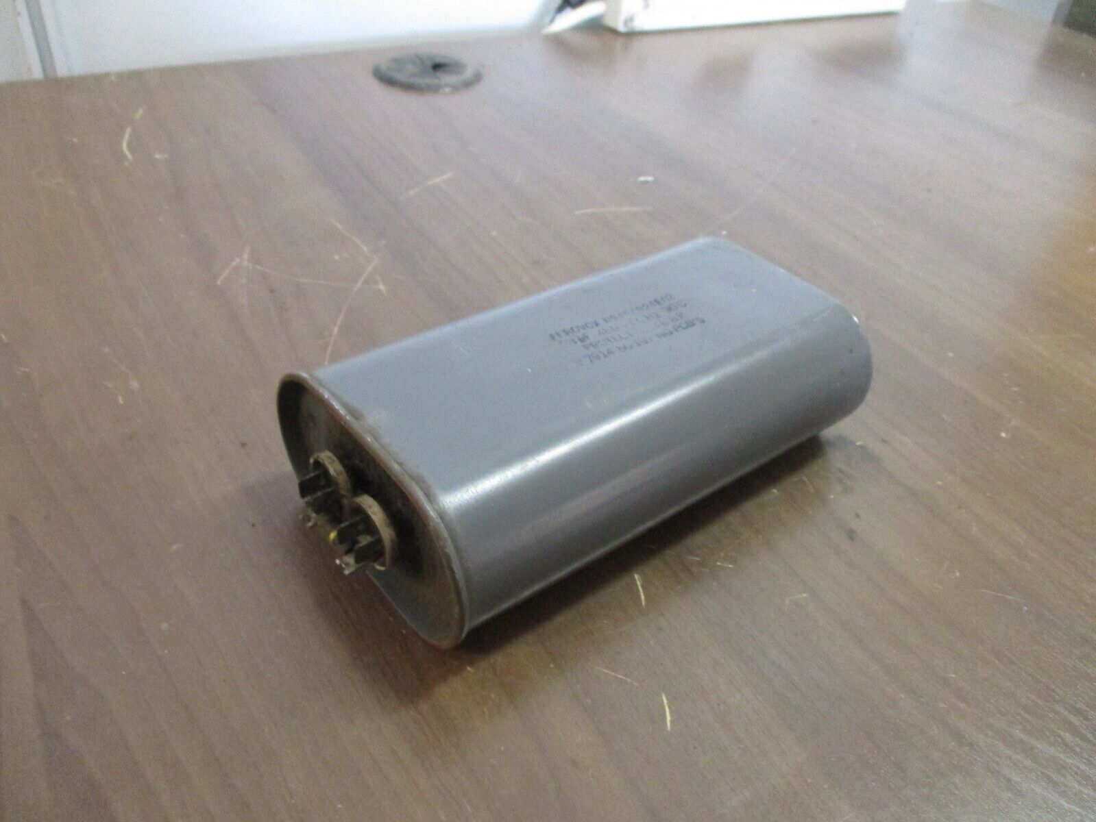 Aerovox Capacitor N94P4824E02 24uF 480V 60Hz Used