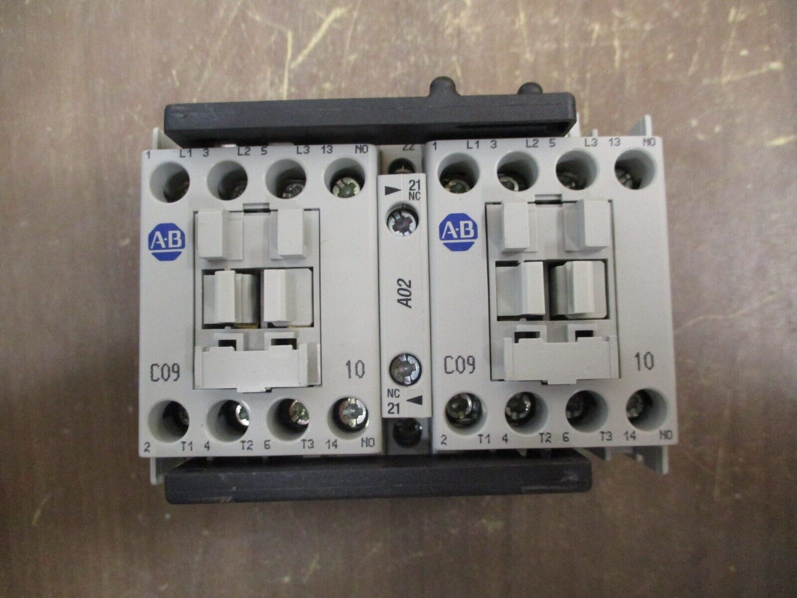 Allen-Bradley Reversing Contactor 104-C09EJ22 Ser. B 24VDC Coil New Surplus