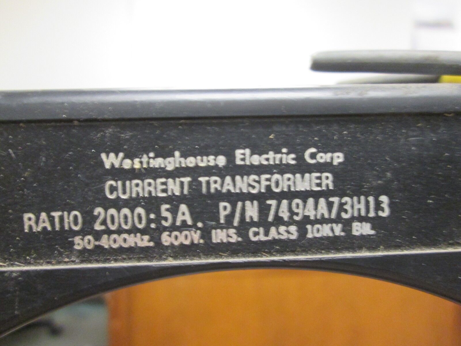 Westinghouse Current Transformer 7494A73H13 Ratio 2000:5A 50-400Hz 10KV BIL Used