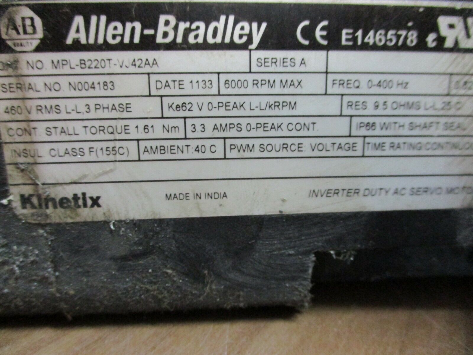 Allen-Bradley Kinetix AC Servo Motor MPL-B220T-VJ42AA Ser. A 0.62KW Used