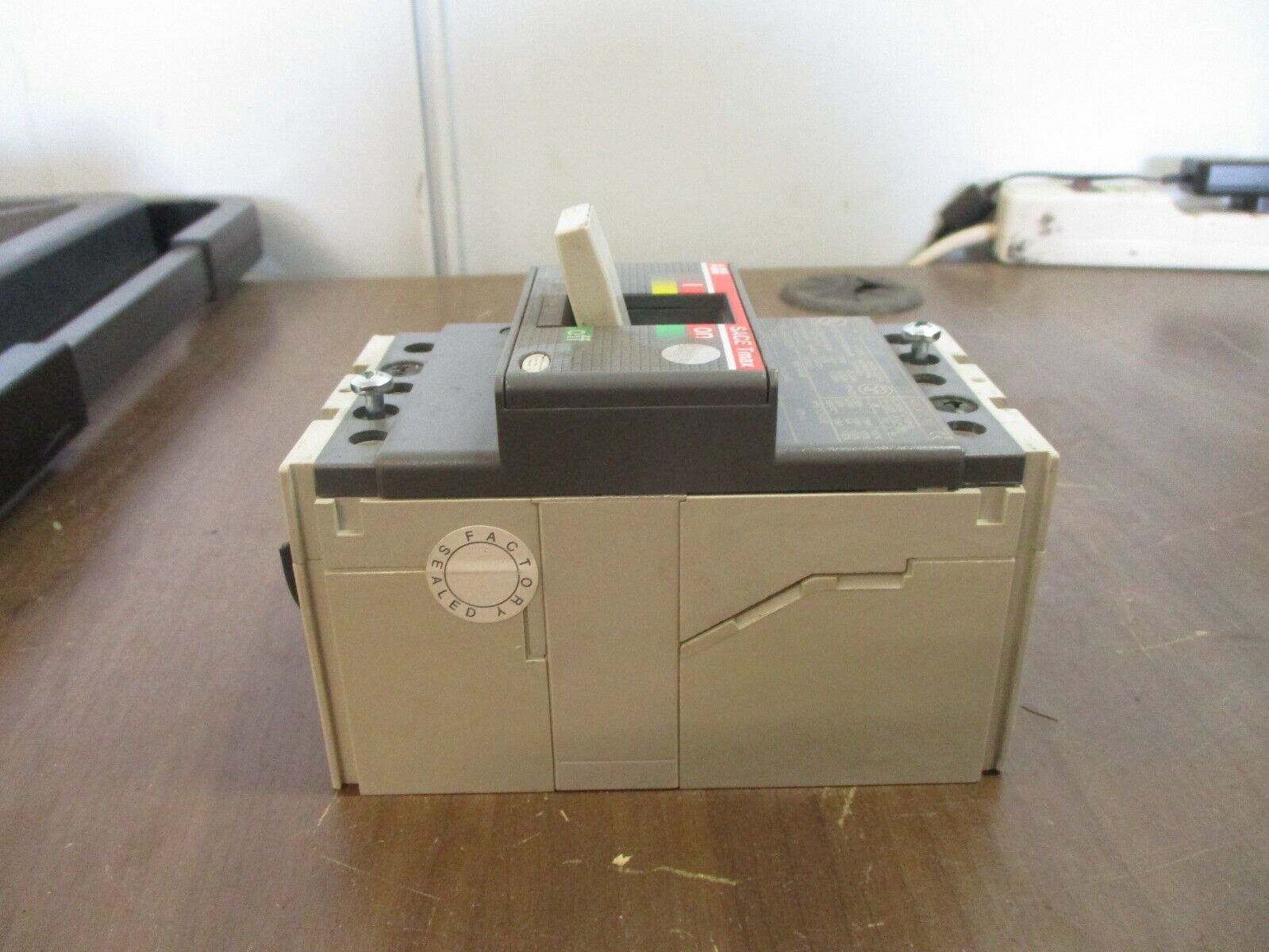 ABB SACE Tmax Circuit Breaker T1N 100 100A 600V 3P Used