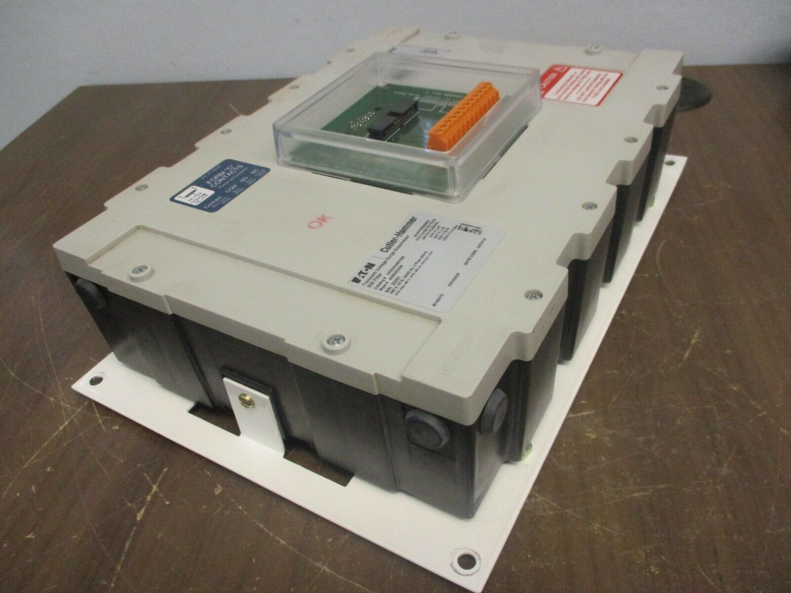 Eaton/Cutler-Hammer Surge Suppressor/EMI Filter CPS250480YNB 480V 30A 50/60Hz 3P