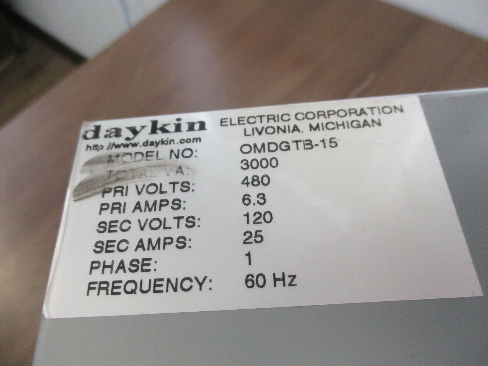 Daykin Transformer Disconnect OMDGTB-15 3kVA 1Ph 60Hz Used