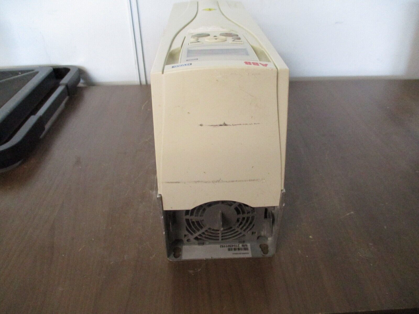 ABB ACH550 AC Drive ACH550-UH-003A3-4 1.5 HP 3Ph w/ Keypad Used