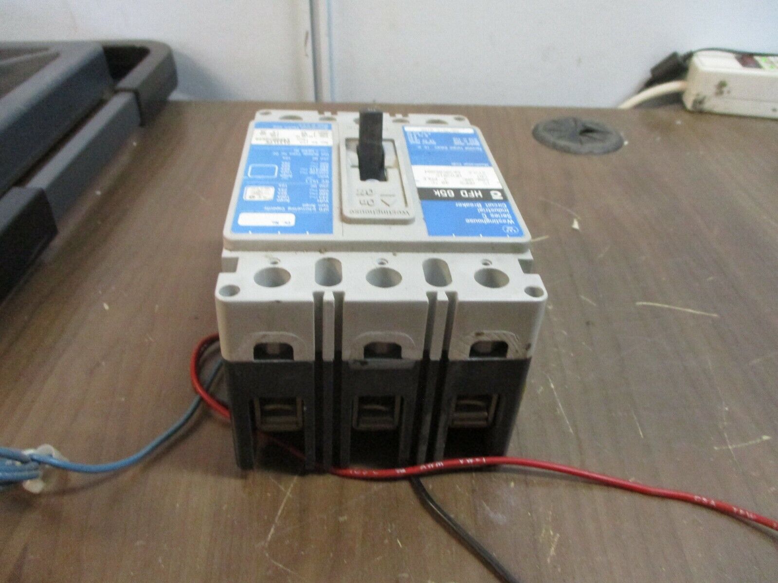 Westinghouse HFD 65K Circuit Breaker w/ Aux HFD3015 15A 600V 3P Used