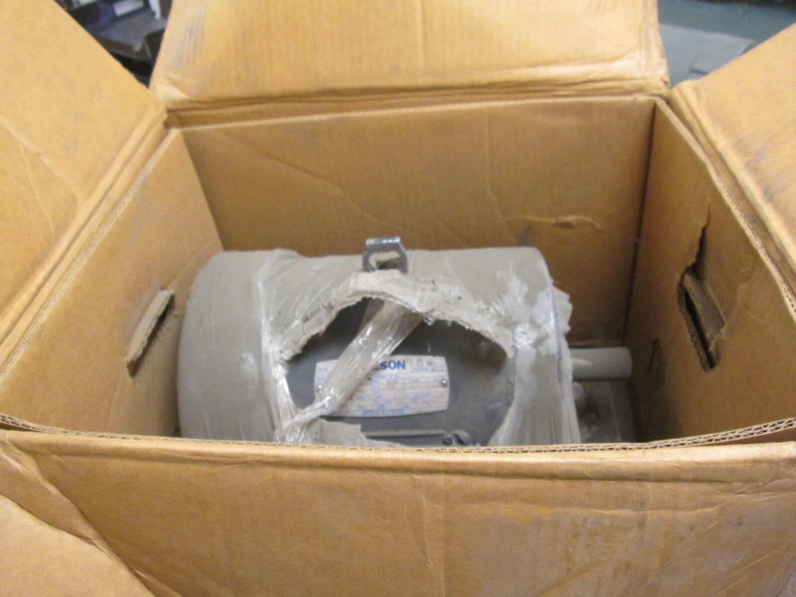 Leeson C184T14FB4B AC Motor 131277.00 3HP 1425RPM FR:E182T ENCL:IP54 New Surplus