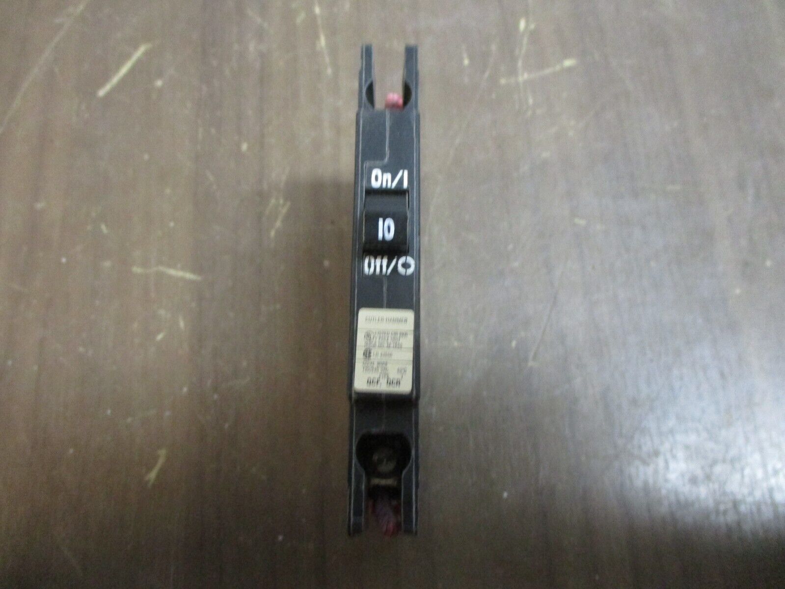 Cutler-Hammer Circuit Breaker QCR1010 10A 120/240V 1P Used