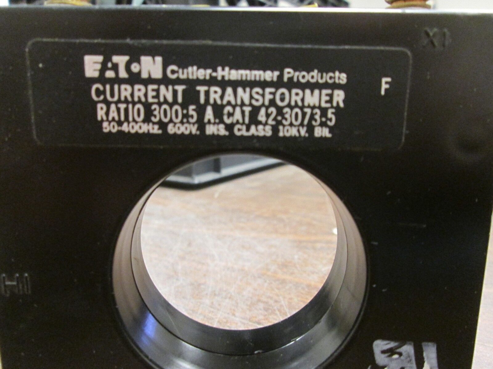 Cutler-Hammer Current Transformer 42-3073-5 Ratio 300:5A 10KV BIL 600V Used