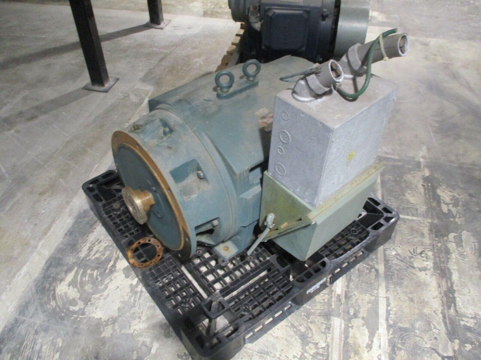 Reliance AC Motor 340HP 3600RPM 460V 387A Frame: 447TDZ ENCL: DP 3Ph 60Hz Used