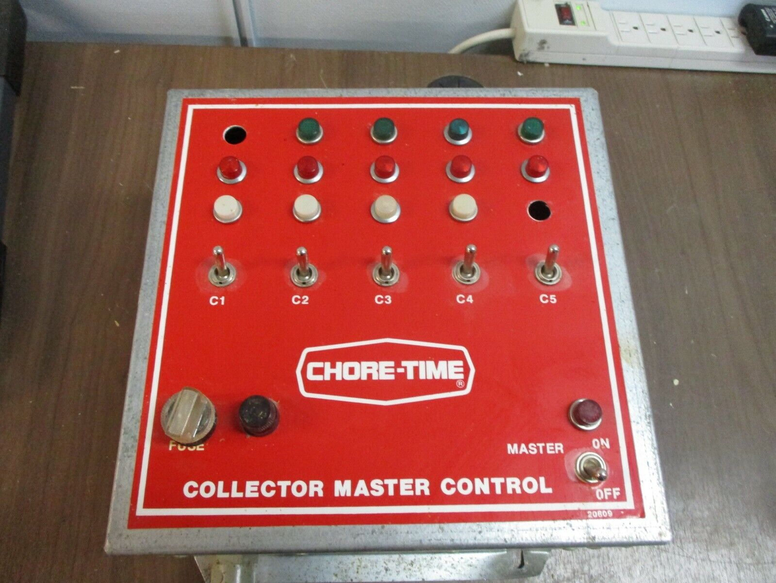 Chore-Time Collector Master Control 20809 *Missing (2) Lights* Used