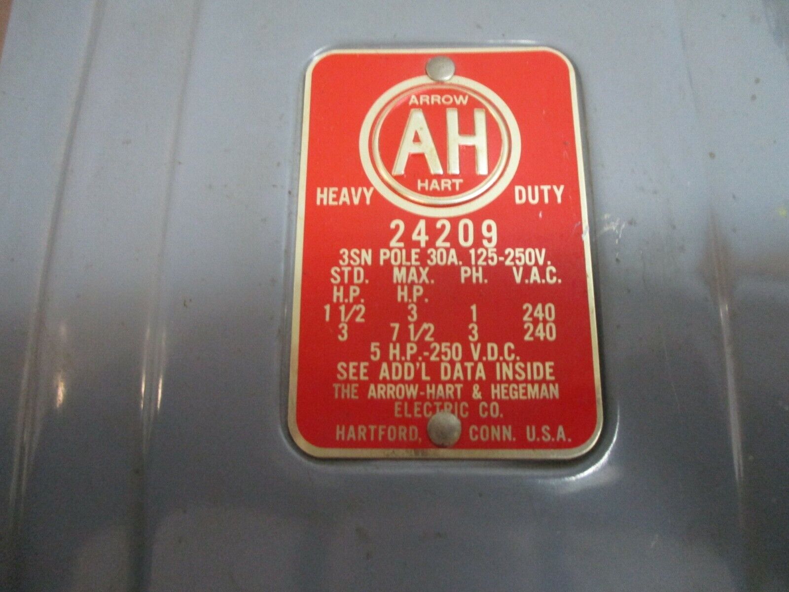 Arrow Hart Fusible Safety Switch/Disconnect 24209 30A 125-250V 2P Used