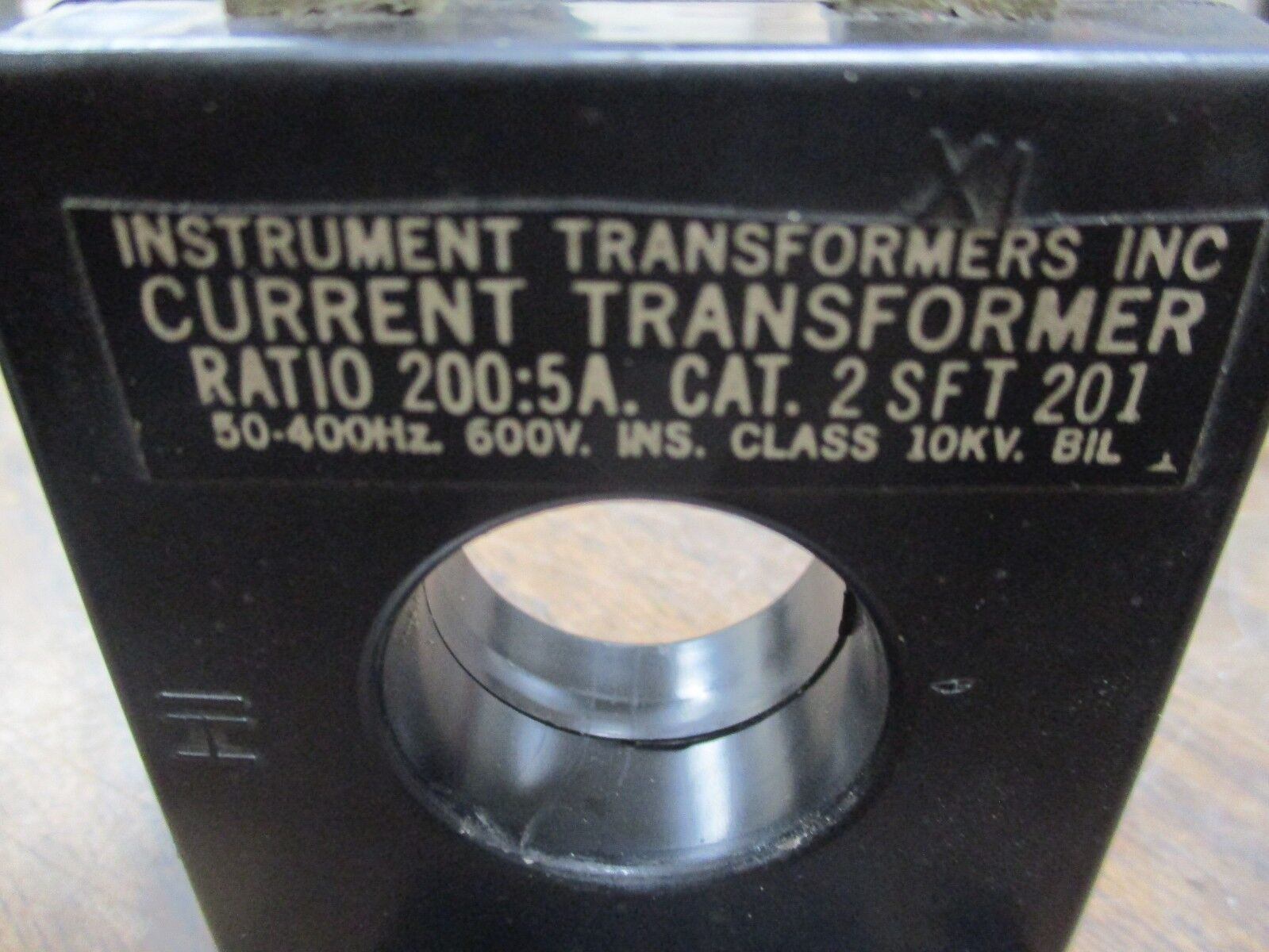 Instrument Transformers Current Transformer 2 SFT 201 Ratio 200:5A 600V 50-400Hz