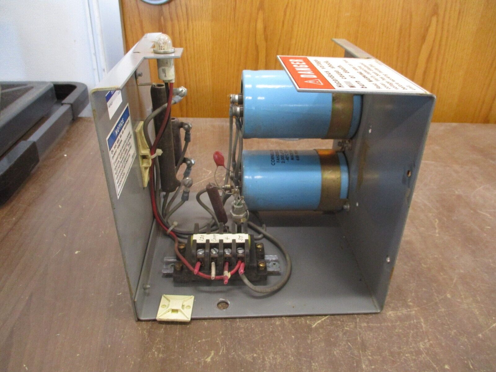 Square D Sure-Trip Capacitor Trip Unit ST-540 Input:120VAC 60Hz Trip:155-170VDC