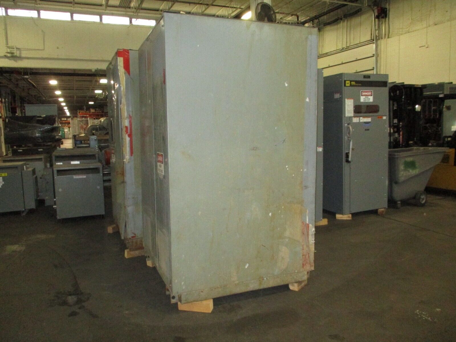 Square D Sorgel Transformer 300kVA Pri: 4160V Sec: 208Y/120V 3Ph 60Hz Used