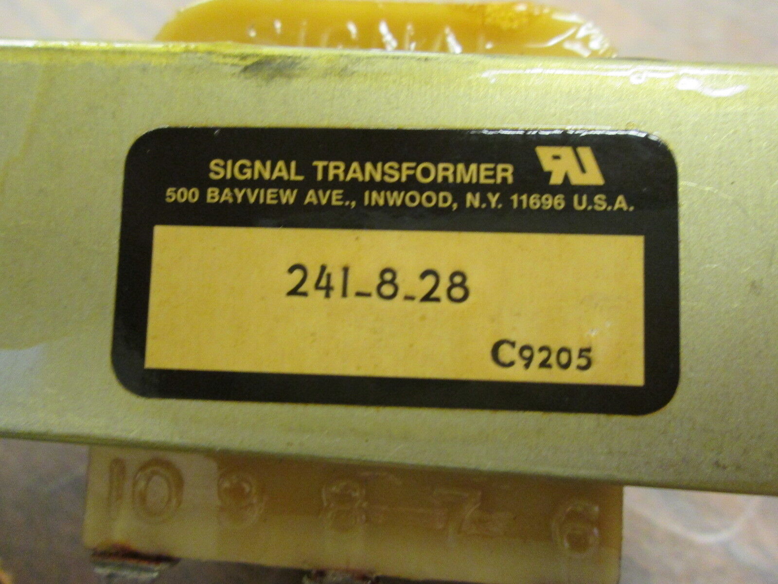 Signal Transformer Transformer 241-8-28 115/230V 28VCT Used