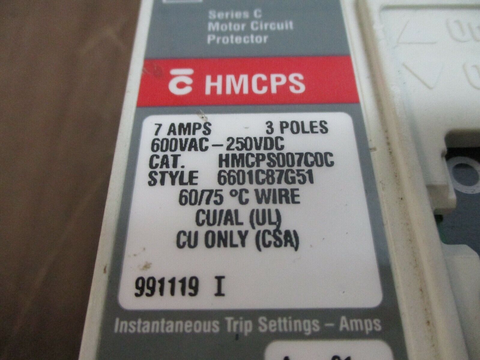 Cutler-Hammer Circuit Breaker w/ Aux HMCPS007C0C 7A 600V 3P Used