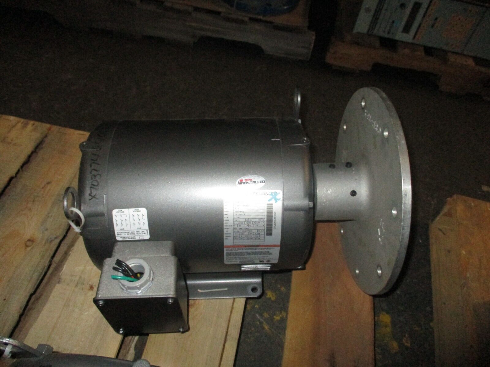 Baldor Reliance Variable Torque Motor EHM3311T 7.5HP 230/460V 19.6/9.8A Used.