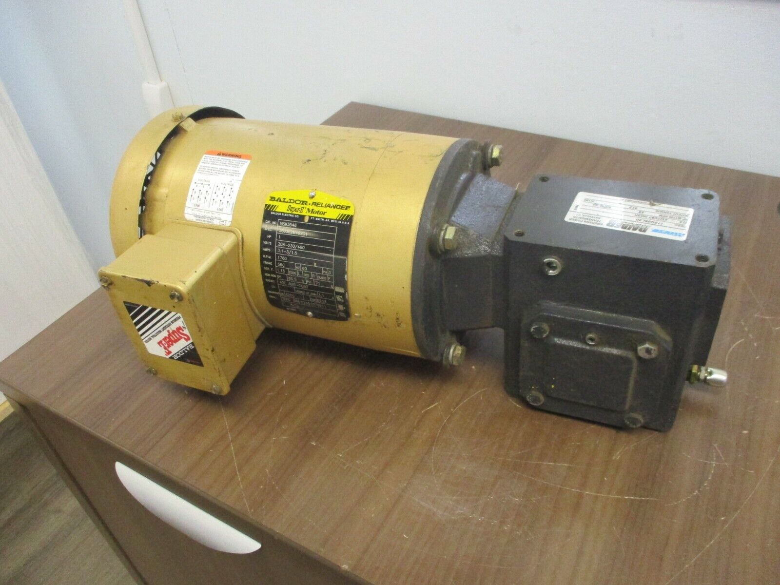 Baldor AC Motor w/ Gear VEM3546 1HP 1800RPM 208-230/460V 3.1-3/1.5A Used