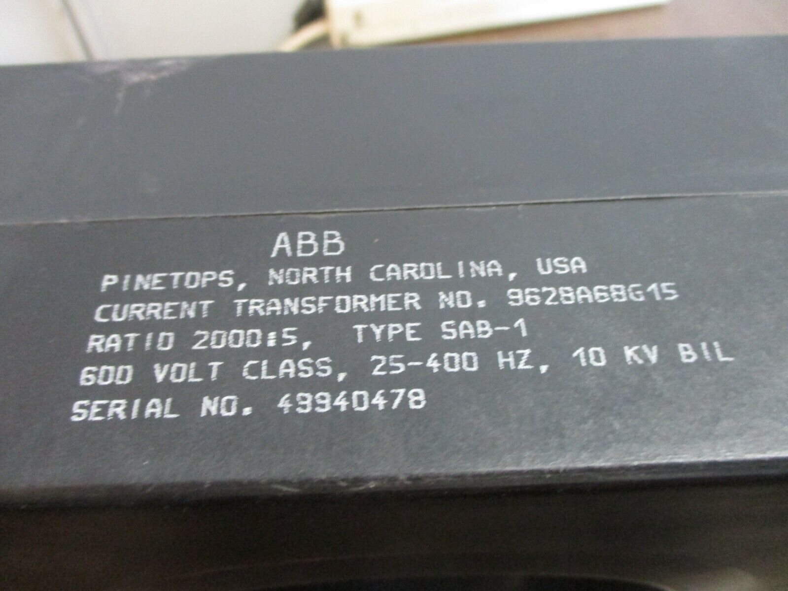 ABB Type SAB-1 Current Transformer 9628A68G15 Ratio 2000:5A 600V 25-400Hz Used