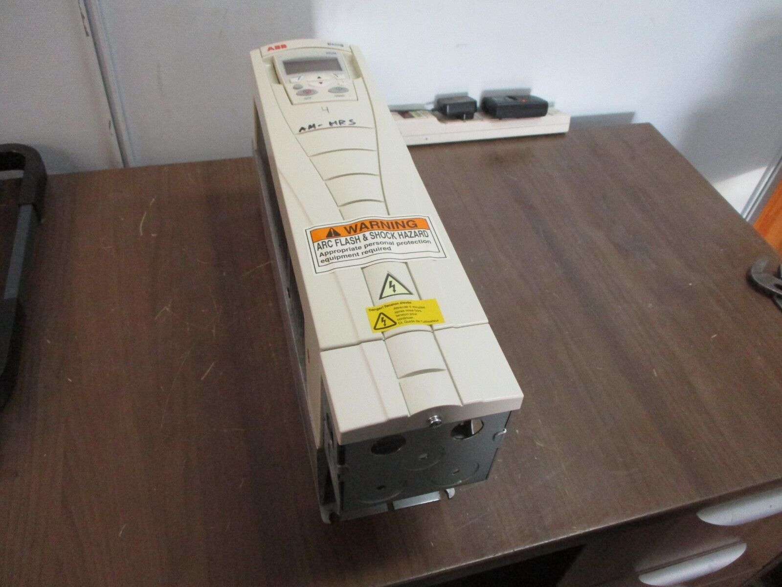 ABB ACH550 AC Drive ACH550-UH-024A-2 7.5HP w/ Keypad Used