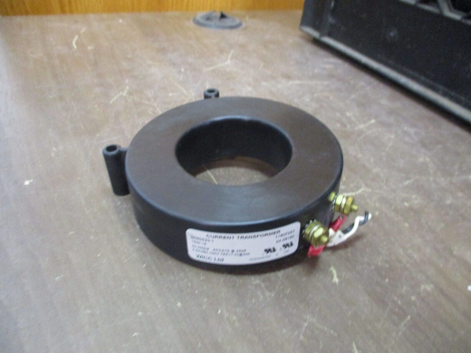 WICC MW0533-1 Current Transformer 1180F057 Ratio 1500:1A 600V 50-400Hz 10kV BIL