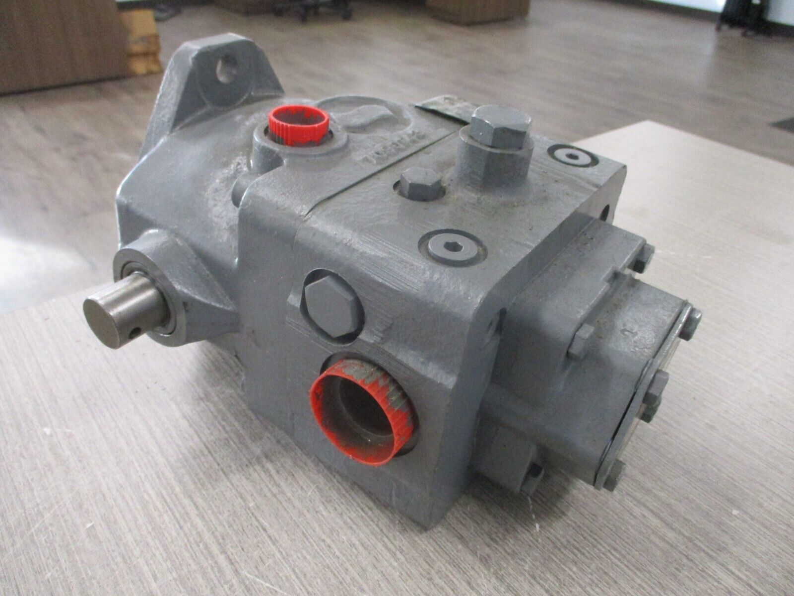 Sundstrand Hydraulic Motor 18-2010 1RH Used