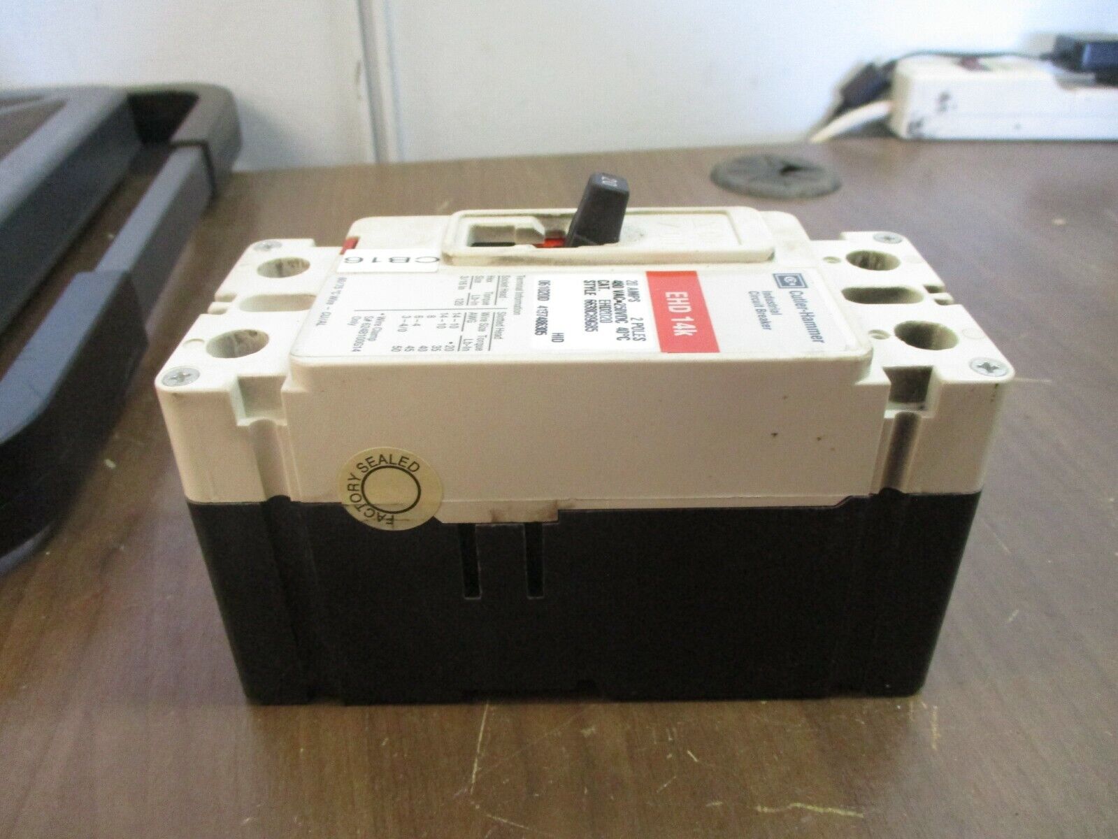 Cutler-Hammer EHD 14k Circuit Breaker EHD2020 20A 480V 2P Used