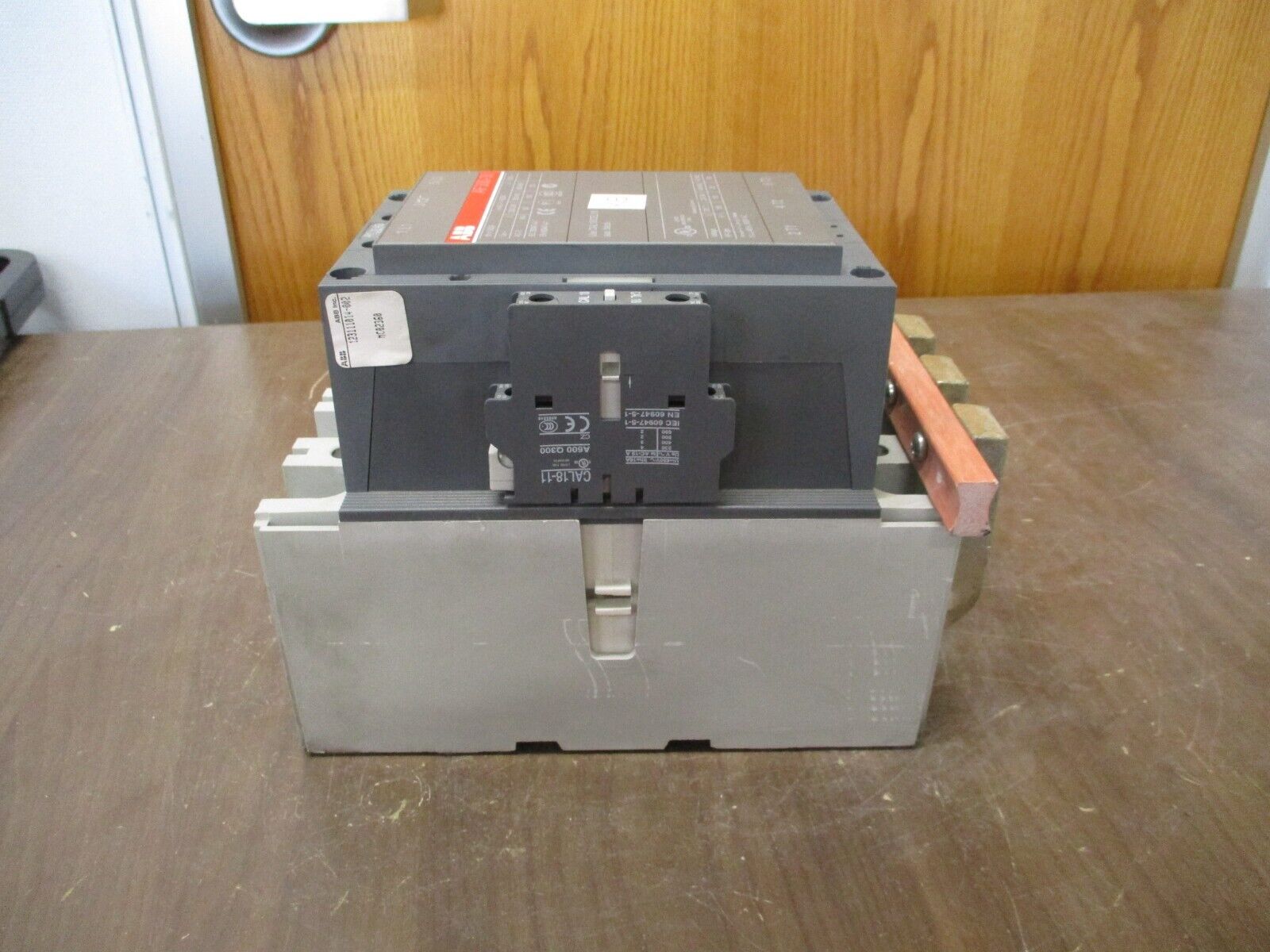 ABB Contactor AF300-30 20-60VDC Coil 400A 600V w/ (1) Aux Contact Used