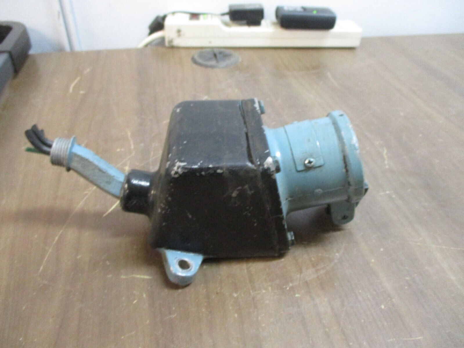 Appleton Receptacle ADR3034 30A 600V 3W 4P Used