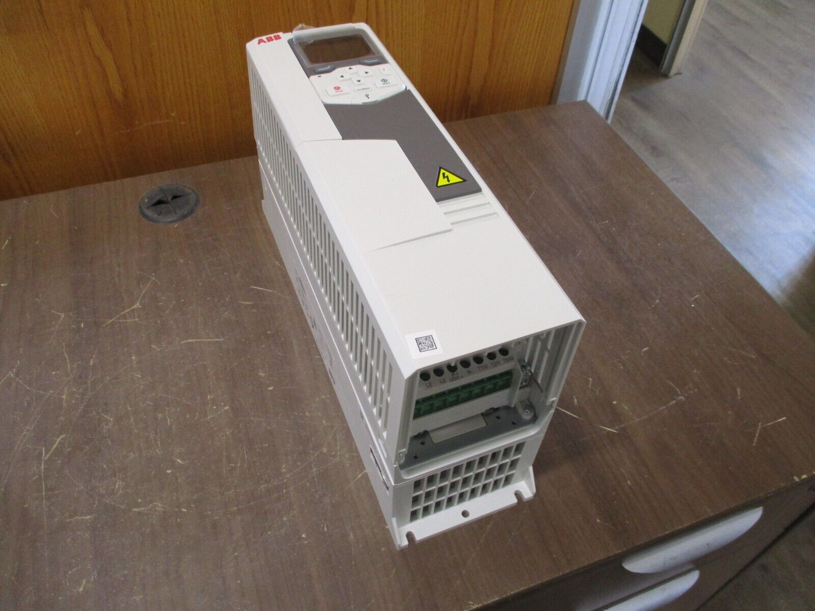 ABB ACS580 AC Drive ACS580-01-014-4 S/W: 2.15.0.10 7.5HP 480V 3Ph New Surplus