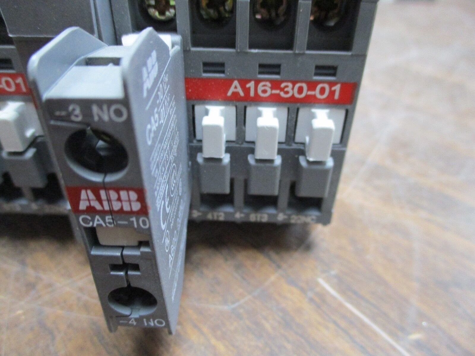 ABB 2- Speed Contactor A9-30-01/A16-30-01 120V Coil 21A/30A 600V Used