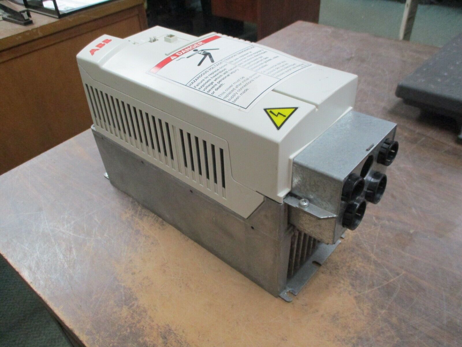 ABB ACH401 AC Drive ACH401600532 5HP 3Ph *No Keypad* Used