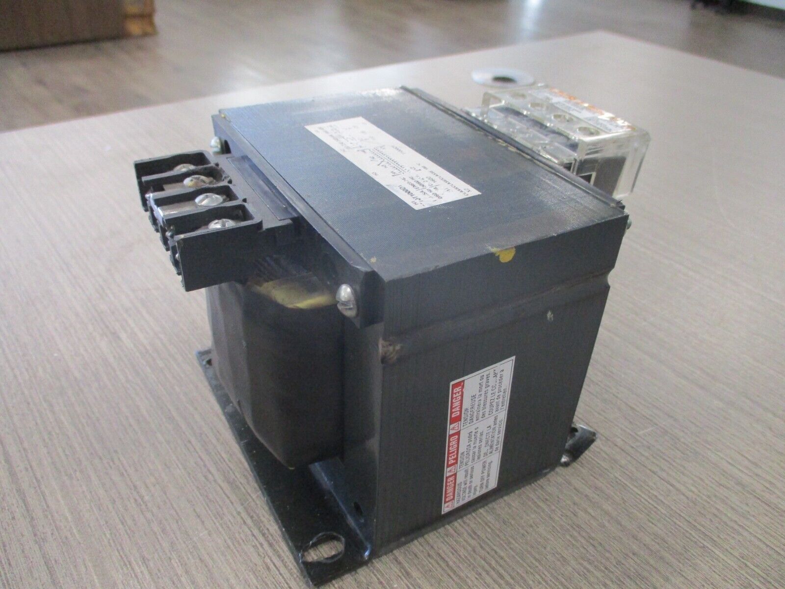 Square D Transformer 9070T1000D1 1KVA Pri:240/480, Sec: 120V Used