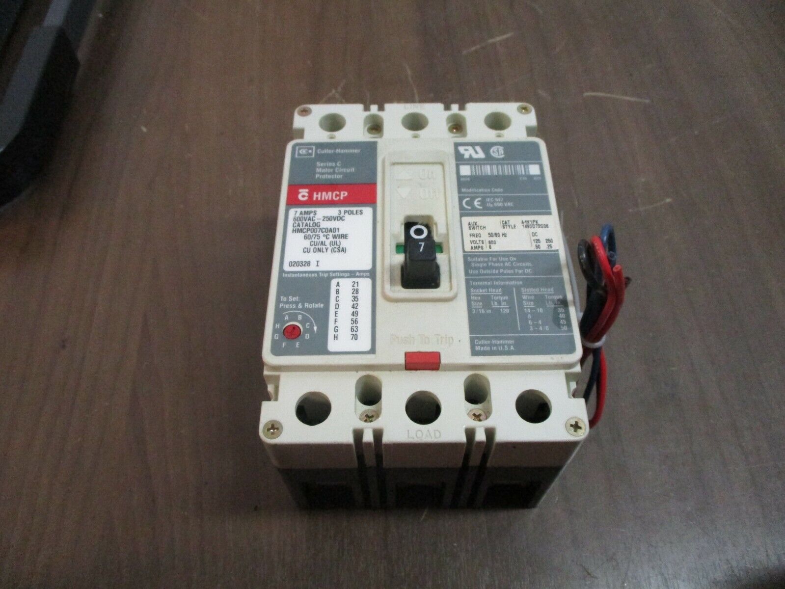 Cutler-Hammer Circuit Breaker w/ Aux HMCP007C0A01 7A 600V 3P Used