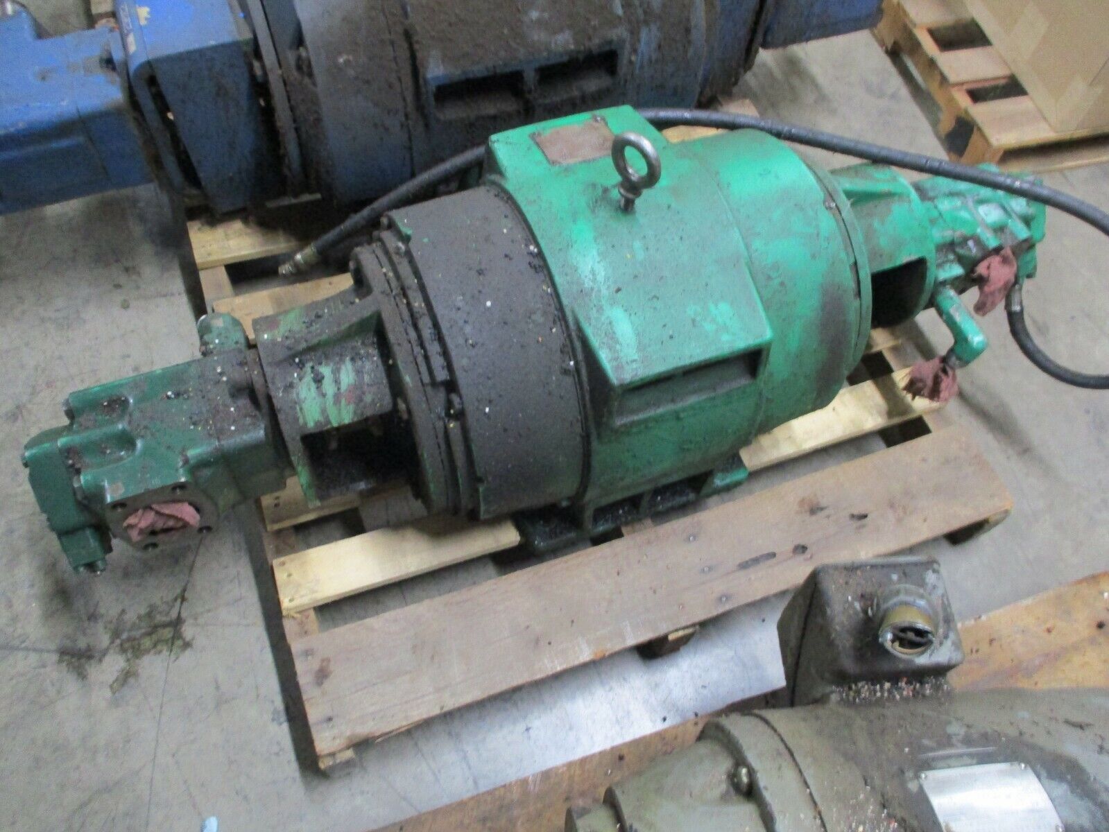 Vickers Vane Pumps w/ Motor 3520V25A5 25HP 1200RPM 230/460V 64/32A Used