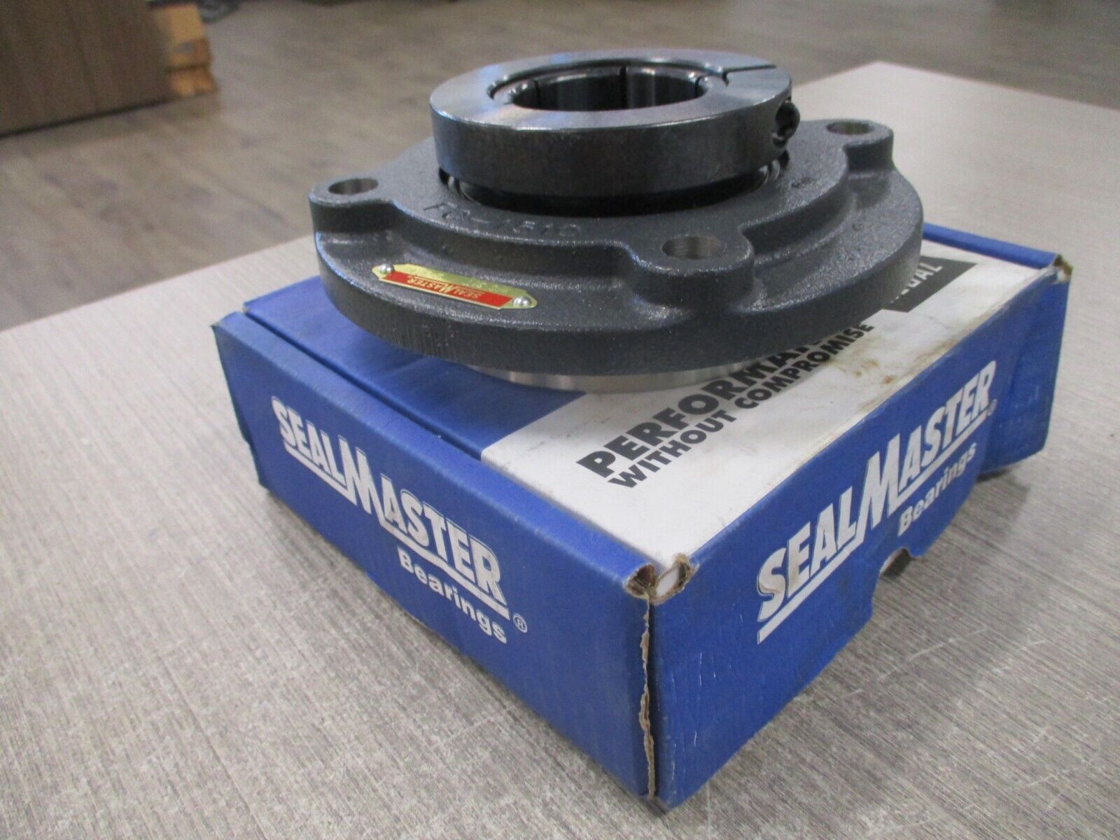 SealMaster Skwezloc Gold Line Bearing MFC-35T 2 3/16" New Surplus