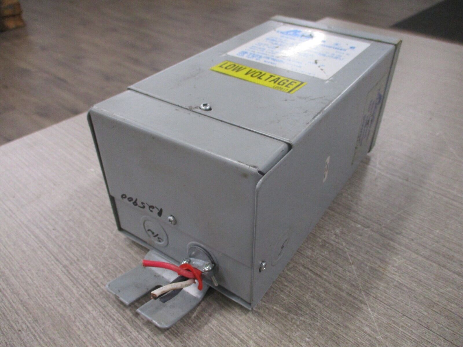 Acme Transformer Transformer TAA53141 15 1.5kVA Pri: 208V Sec: 120/240V 60Hz Use