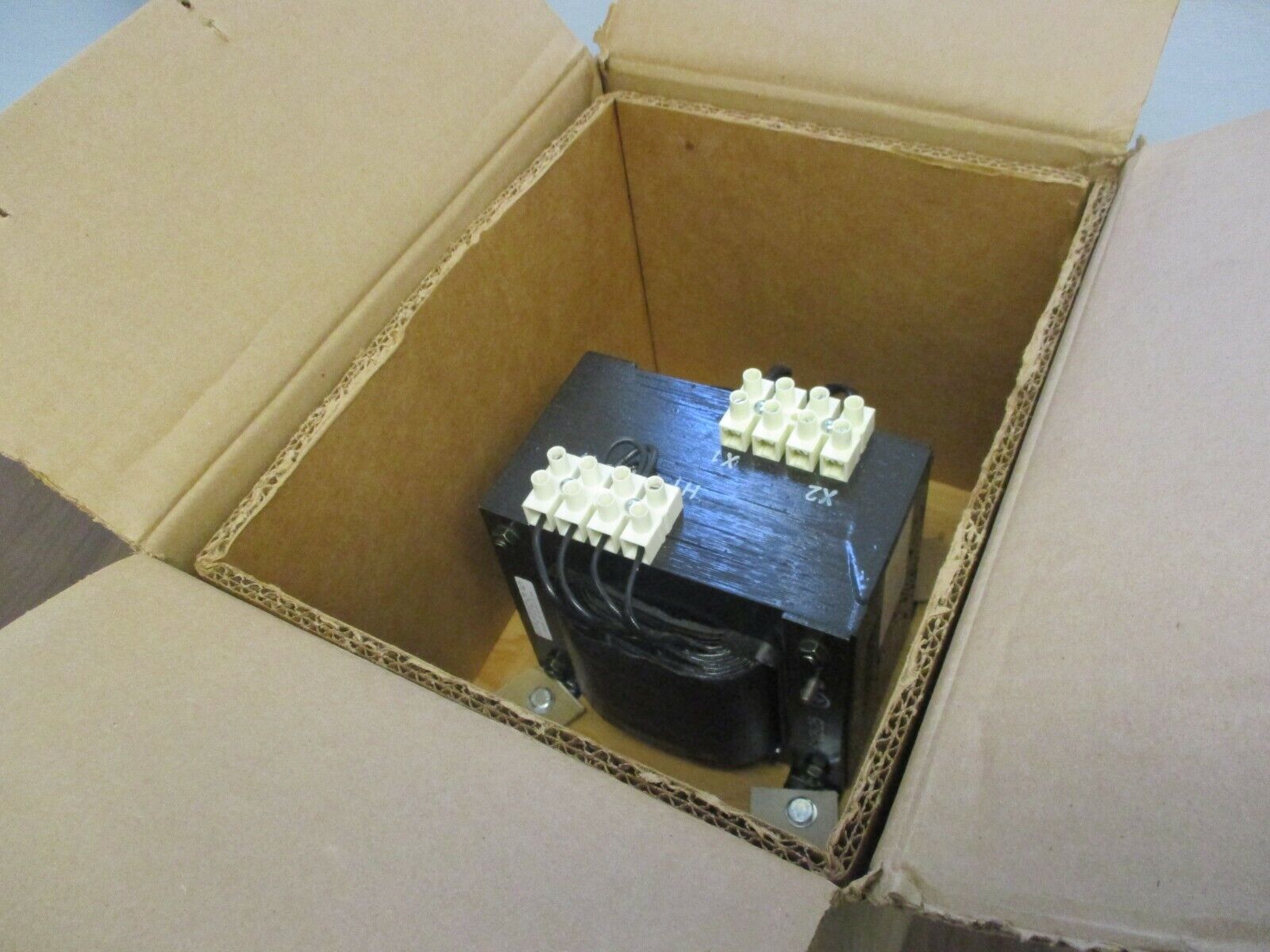 Allen-Bradley Control Transformer 1497-K-BASX-0-N Ser. A 1000VA Pri: 240/480V