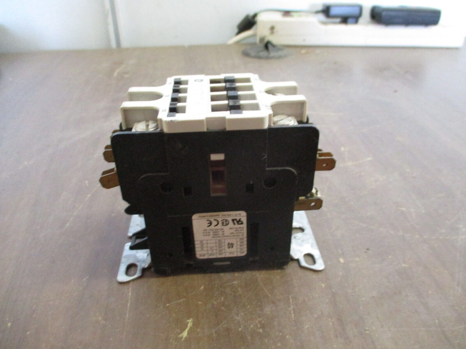 GE Contactor CR453AD3KBBA00VA 24V Coil 40A Used