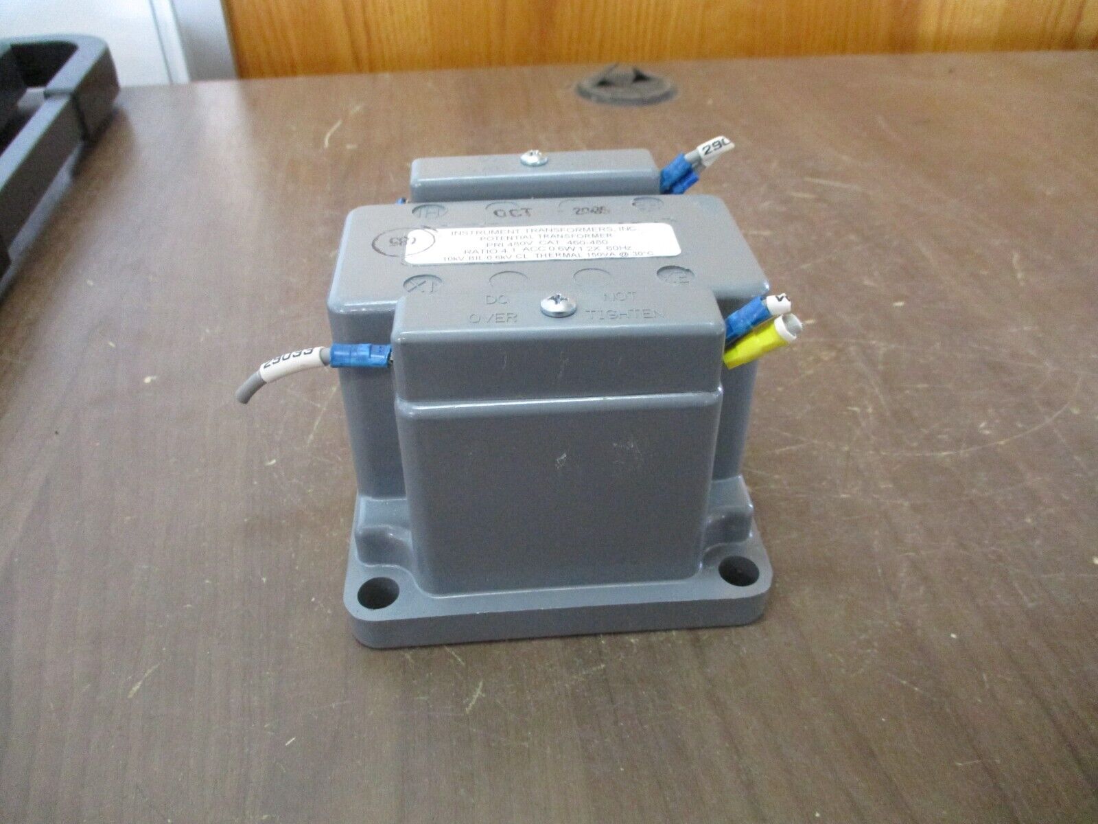 Instrument Transformer Potential Transformer 460-480 Ratio 4:1 Pri: 480V 50-60Hz