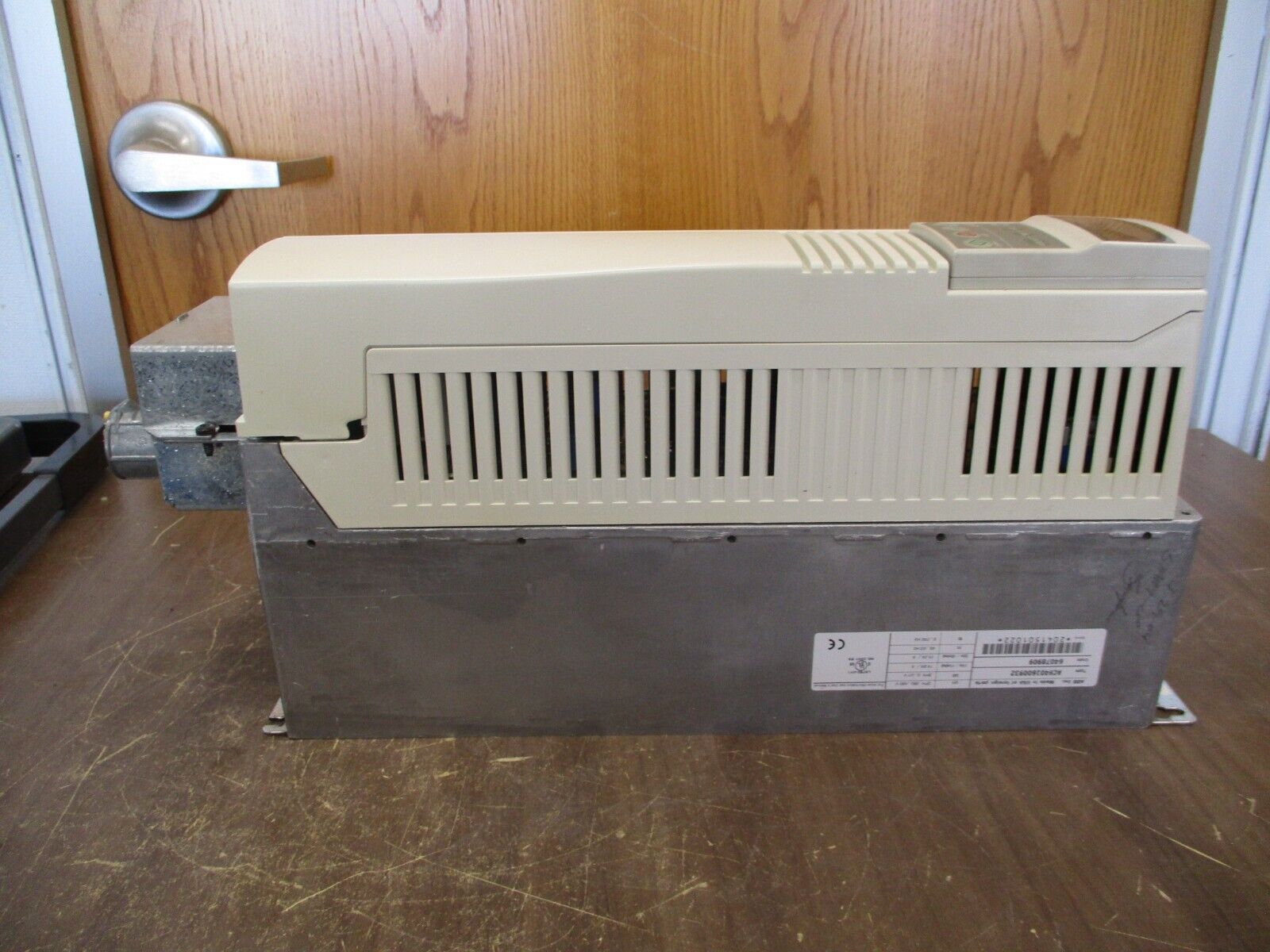 ABB ACH401 AC Drive ACH401600932 10HP 3Ph w/ Keypad *Broken Cover Mount* Used