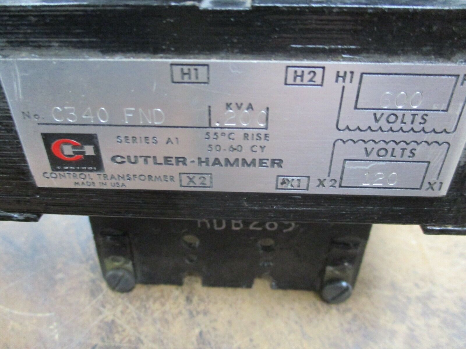 Cutler-Hammer Transformer C340 FND 0.200KVA Pri: 600V Sec: 120V Used