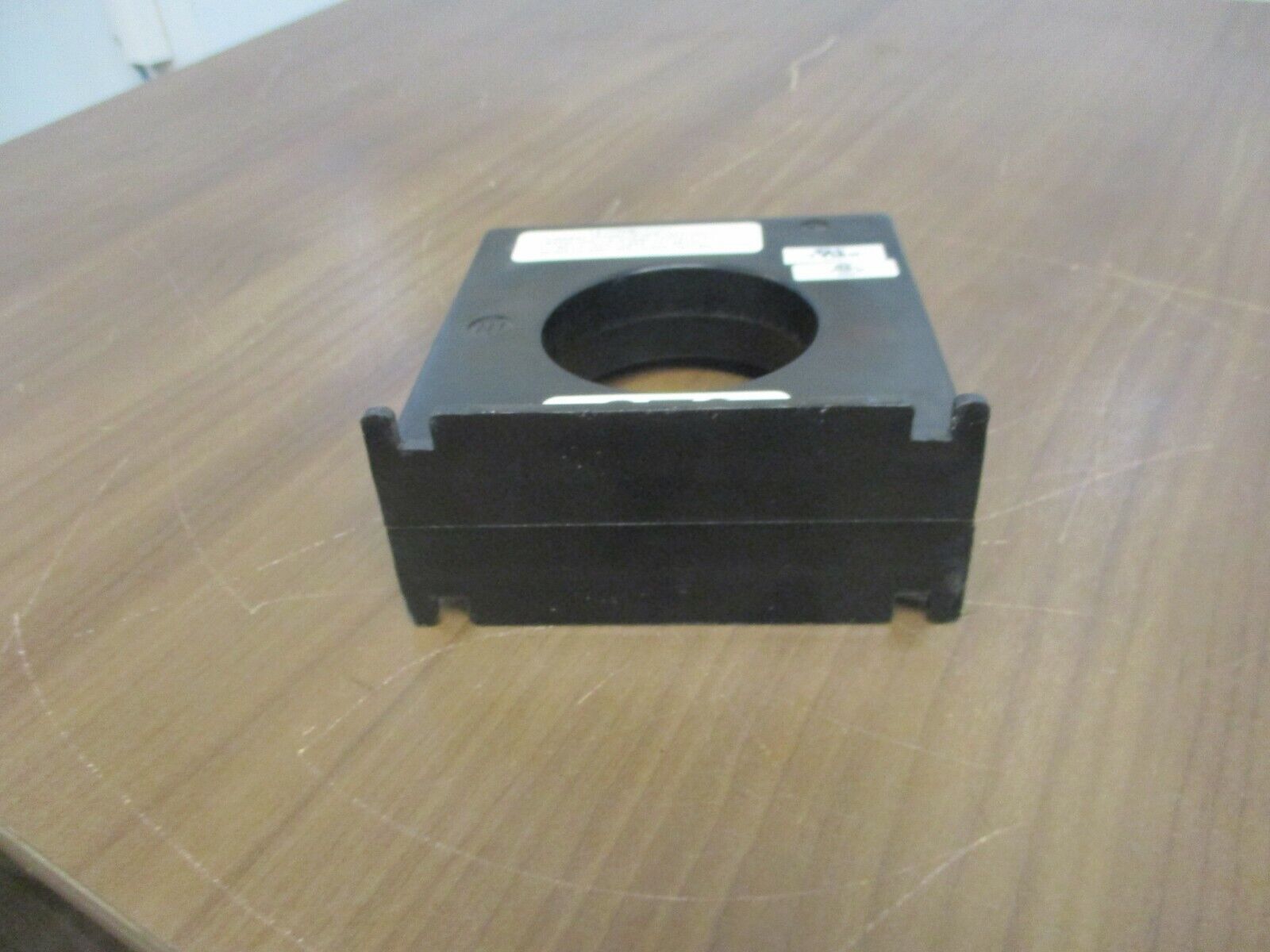 T.E Connectivity Model 12-779131-01 Current Transformer Ratio 1600:1A 45VA 600V