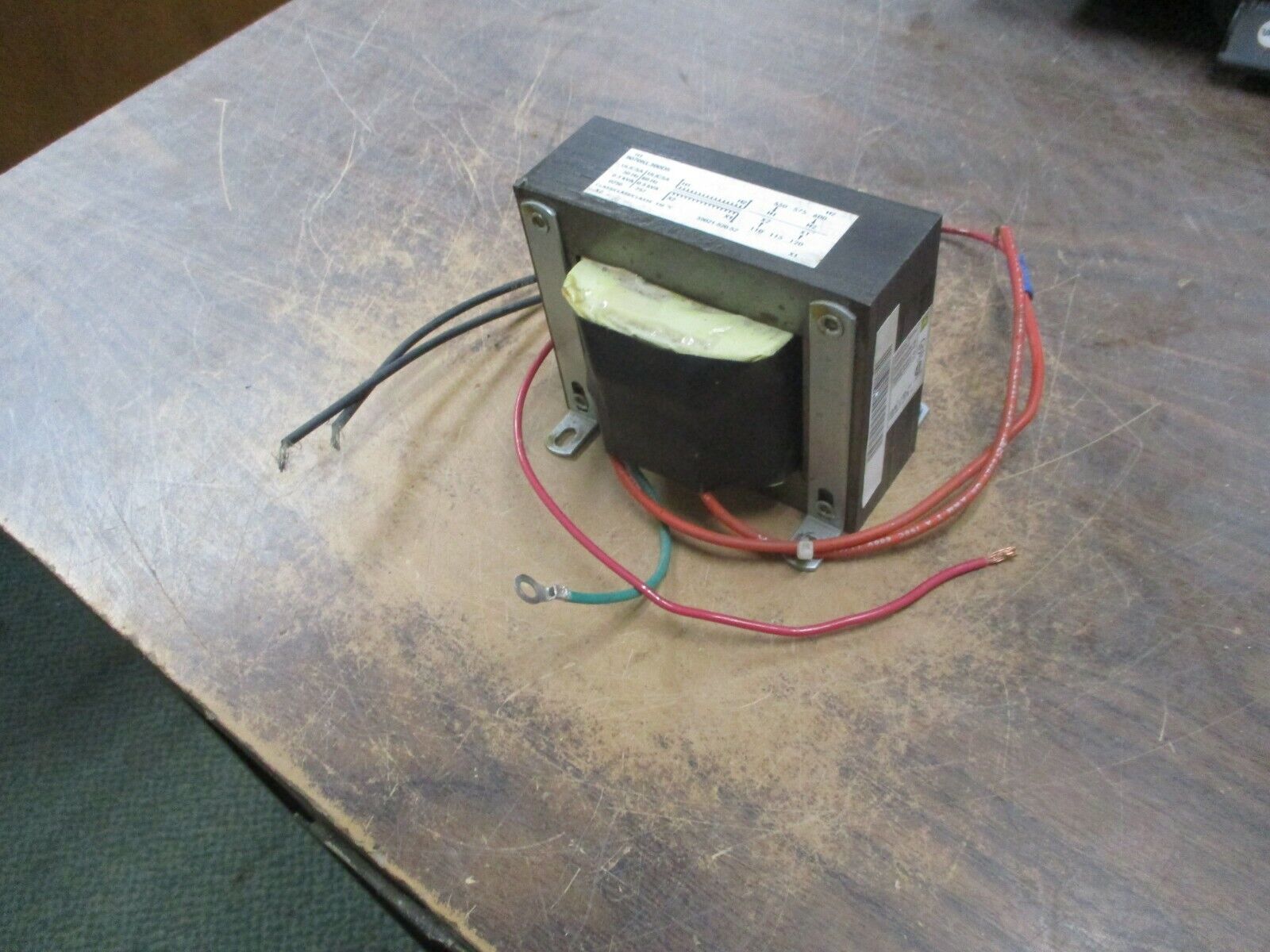 Square D Transformer 9070KL300D5 0.300KVA Pri: 600V Sec: 120V Used